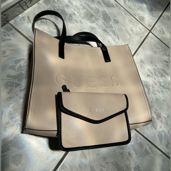 GUESS Tote Bag Set - Picture 1 of 13